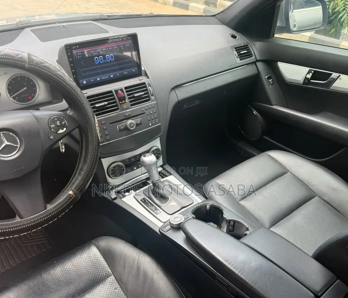 Mercedes-Benz C300 2009 Blue