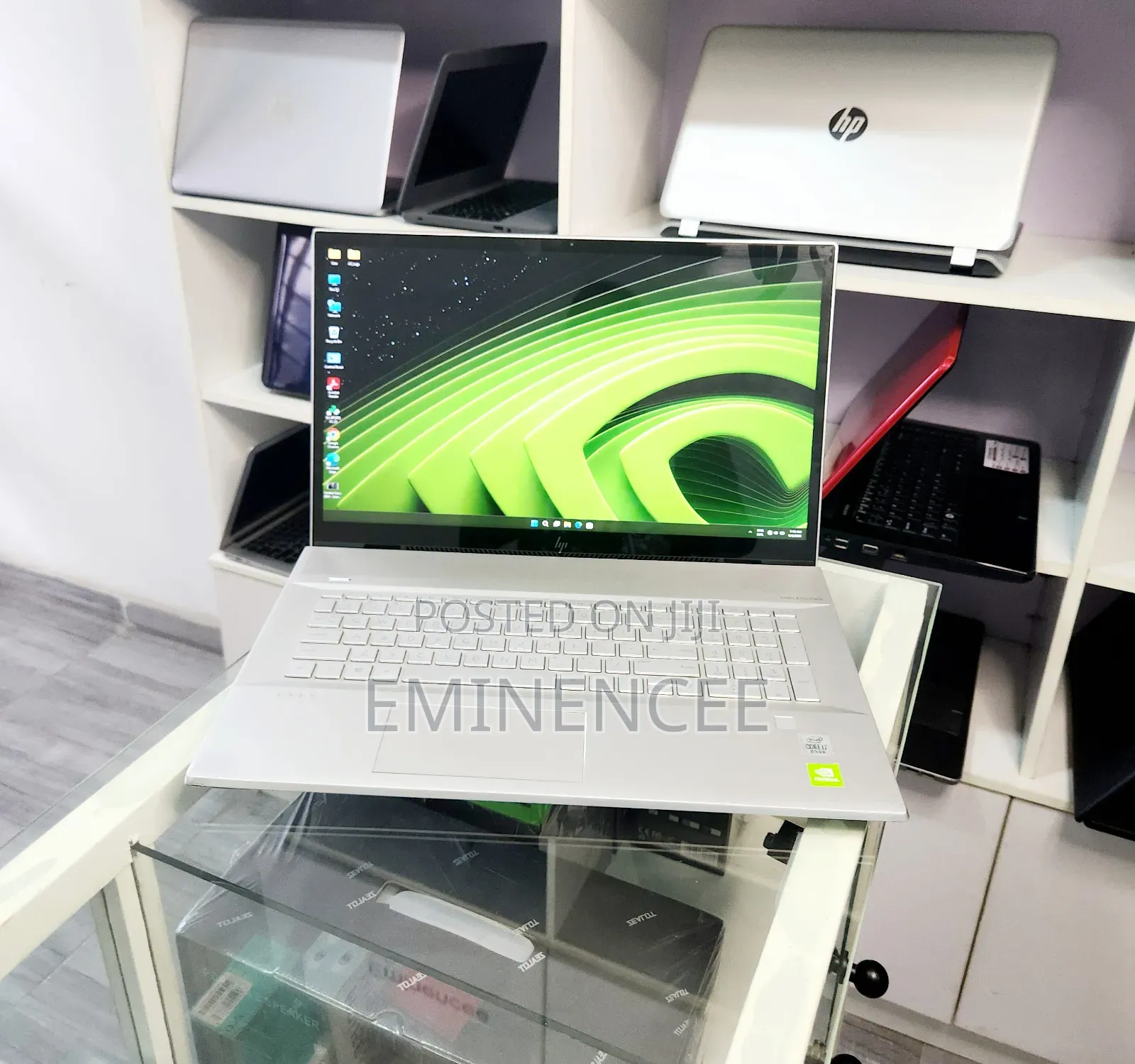 Laptop HP Envy 17 12GB Intel Core Ultra 7 HDD+SSD 1T