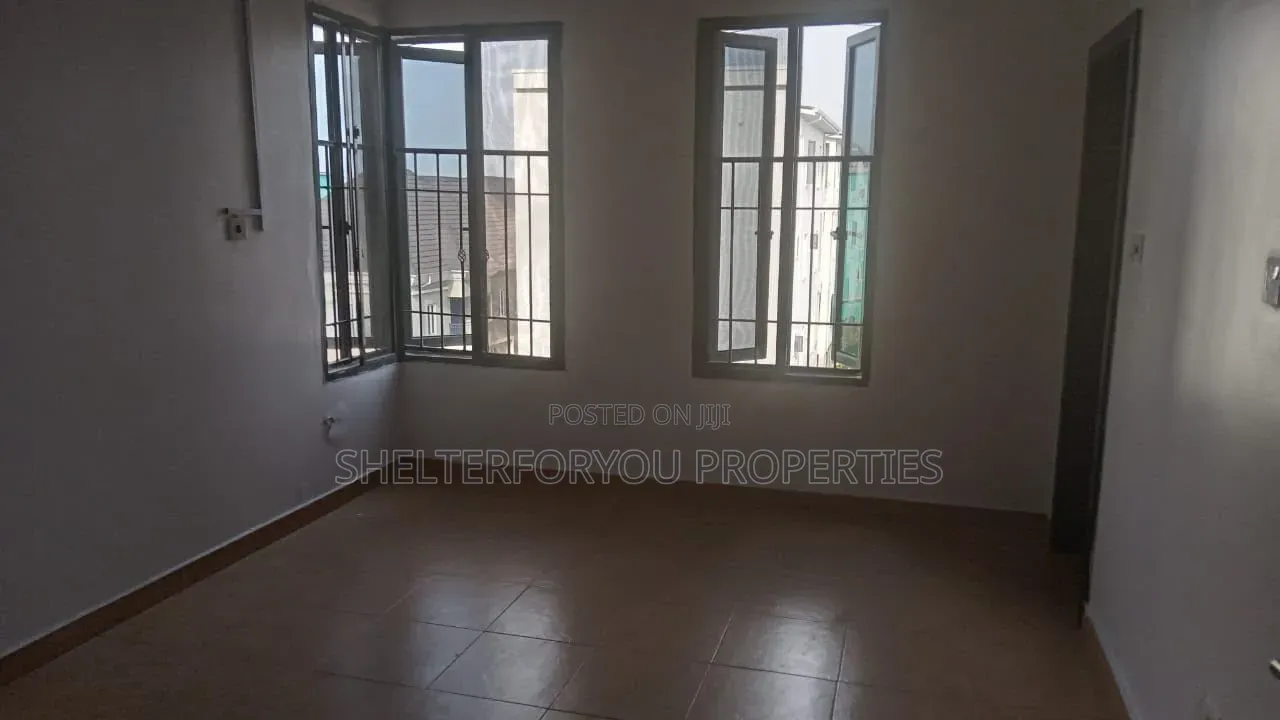 3bdrm Apartment in Lekki Expressway for rent