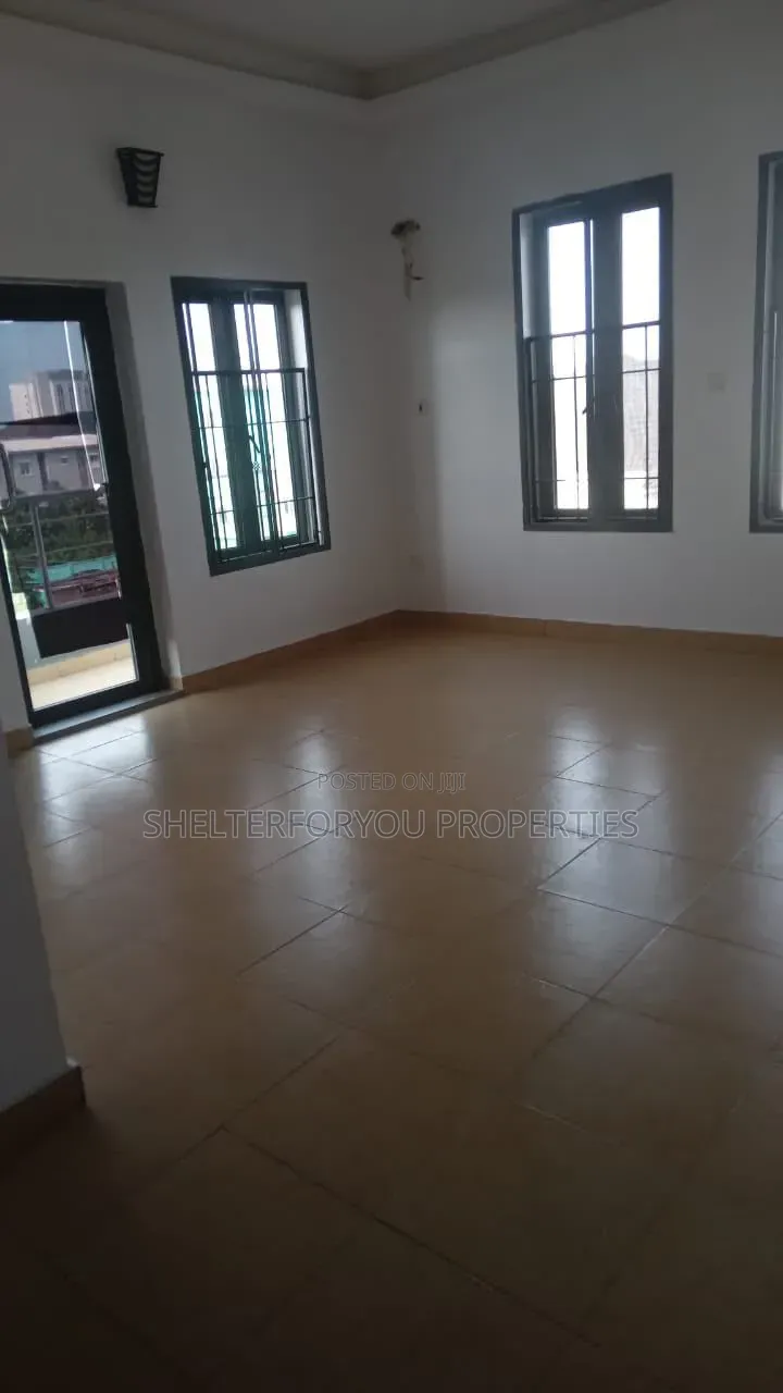 3bdrm Apartment in Lekki Expressway for rent