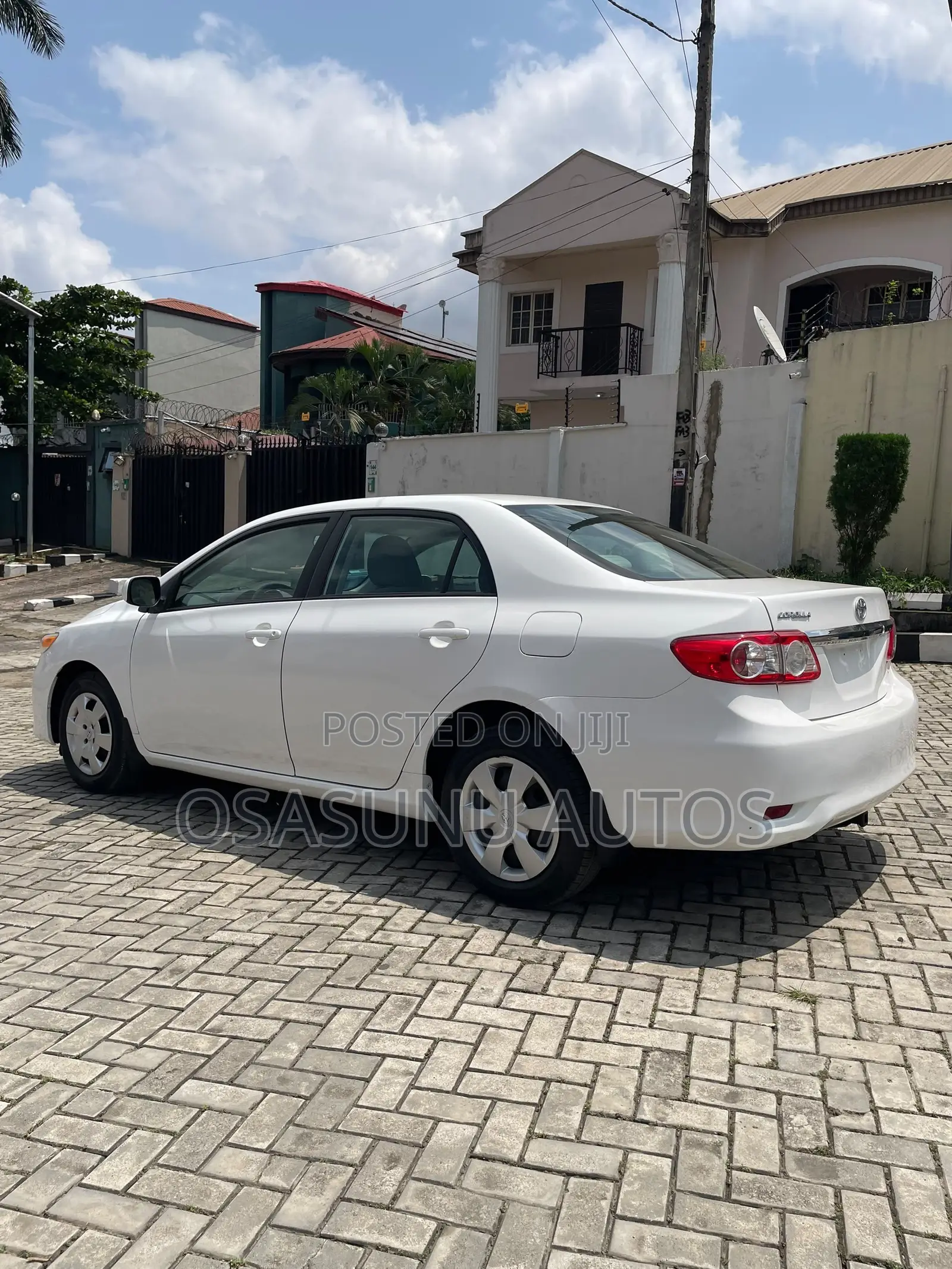 Toyota Corolla 2011 White
