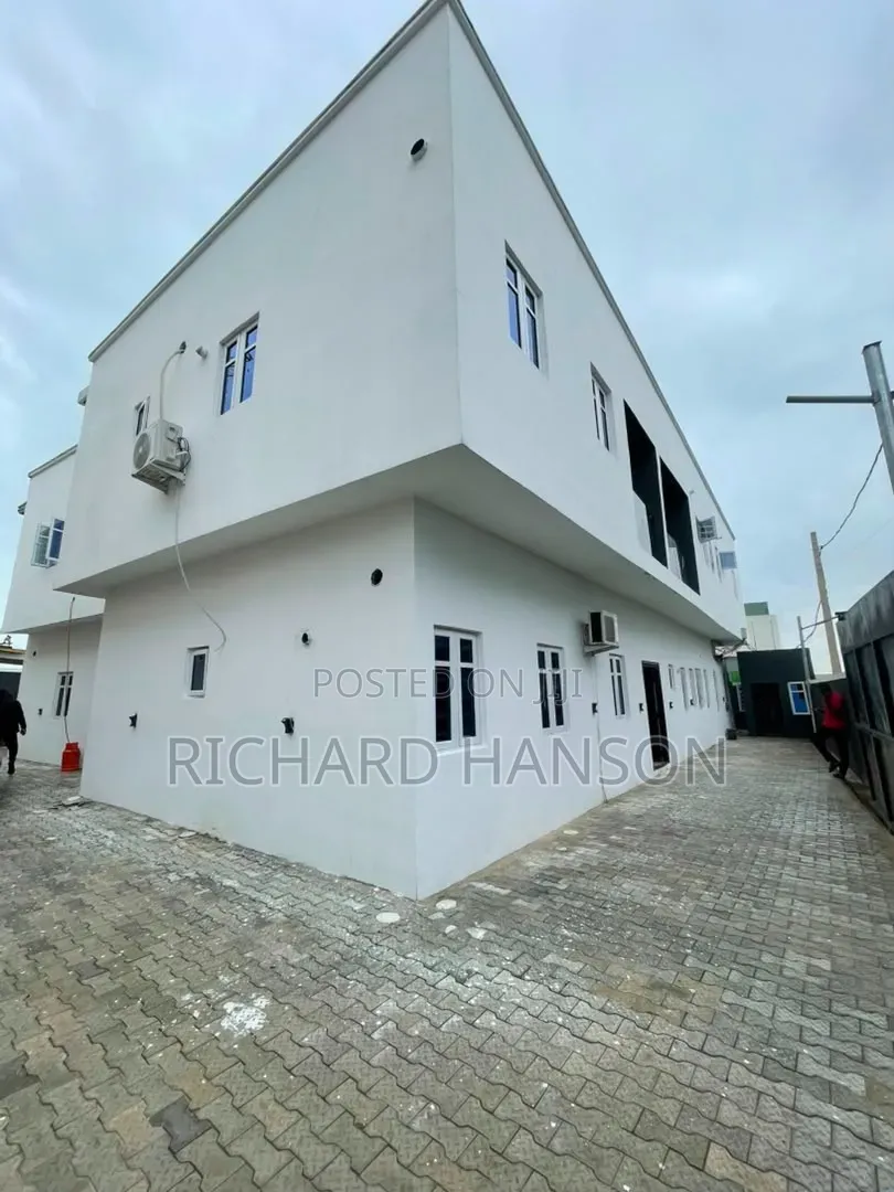 2bdrm Apartment in Off Baale, Ologolo for rent