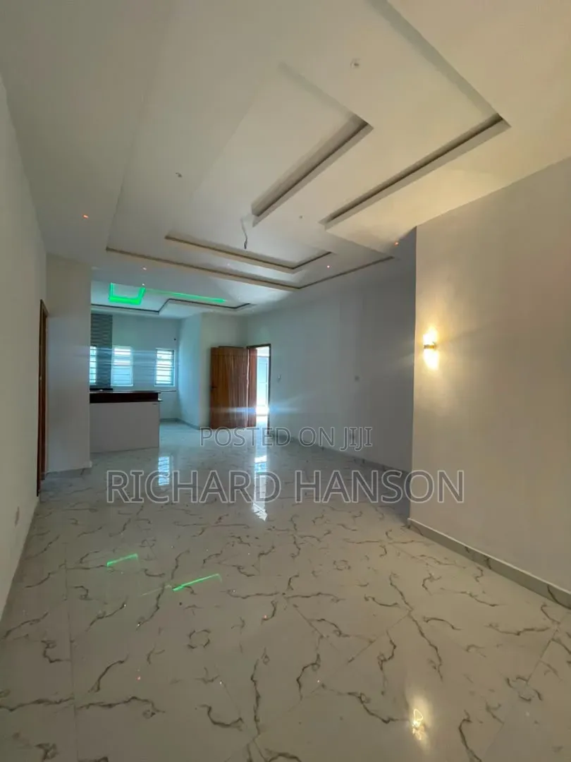 2bdrm Apartment in Off Baale, Ologolo for rent