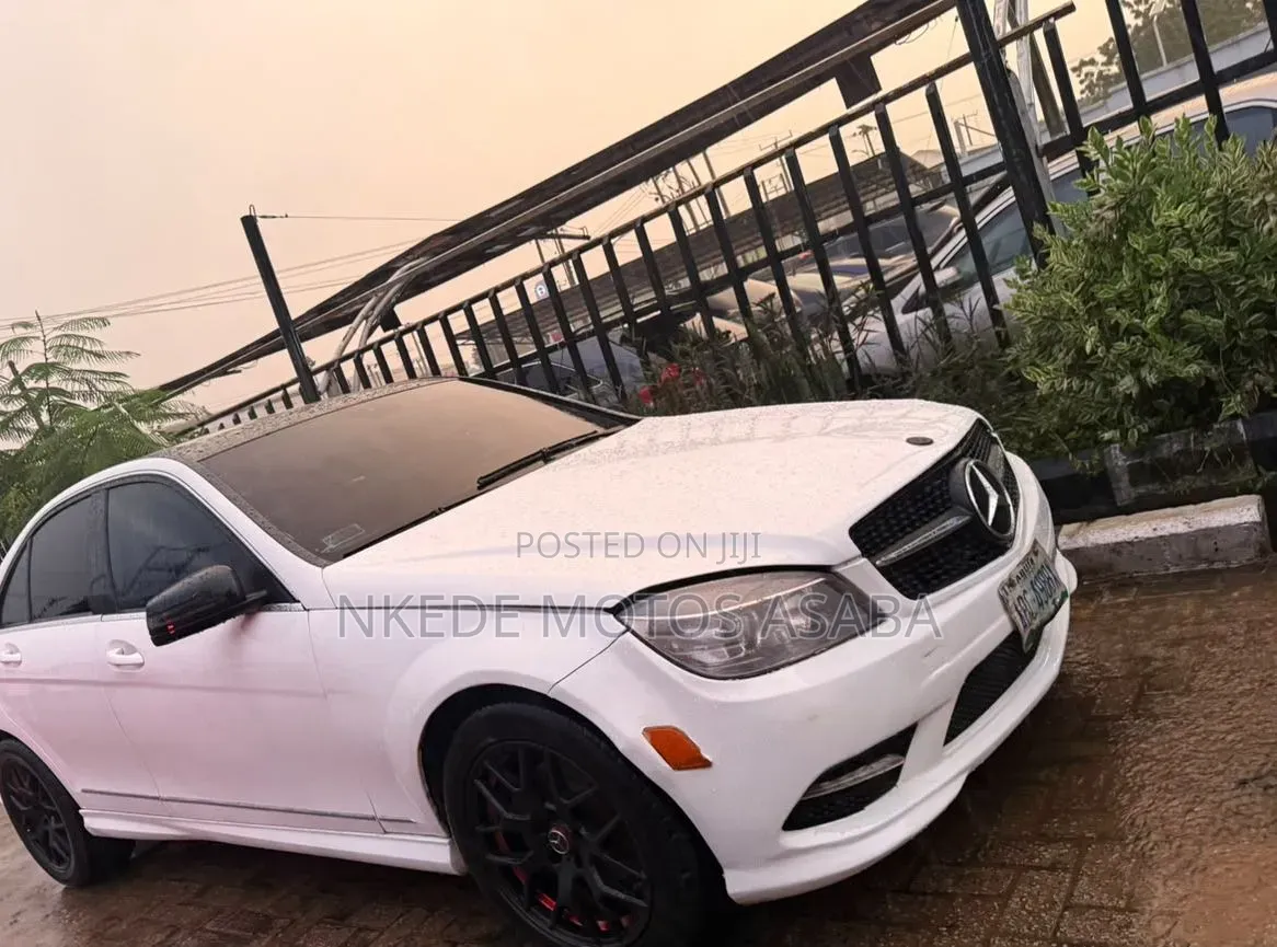Mercedes-Benz C300 2010 White