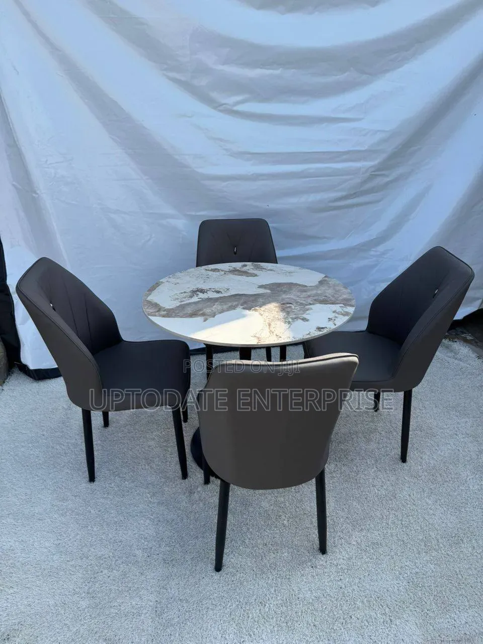 4 Seaters Round Table Dining