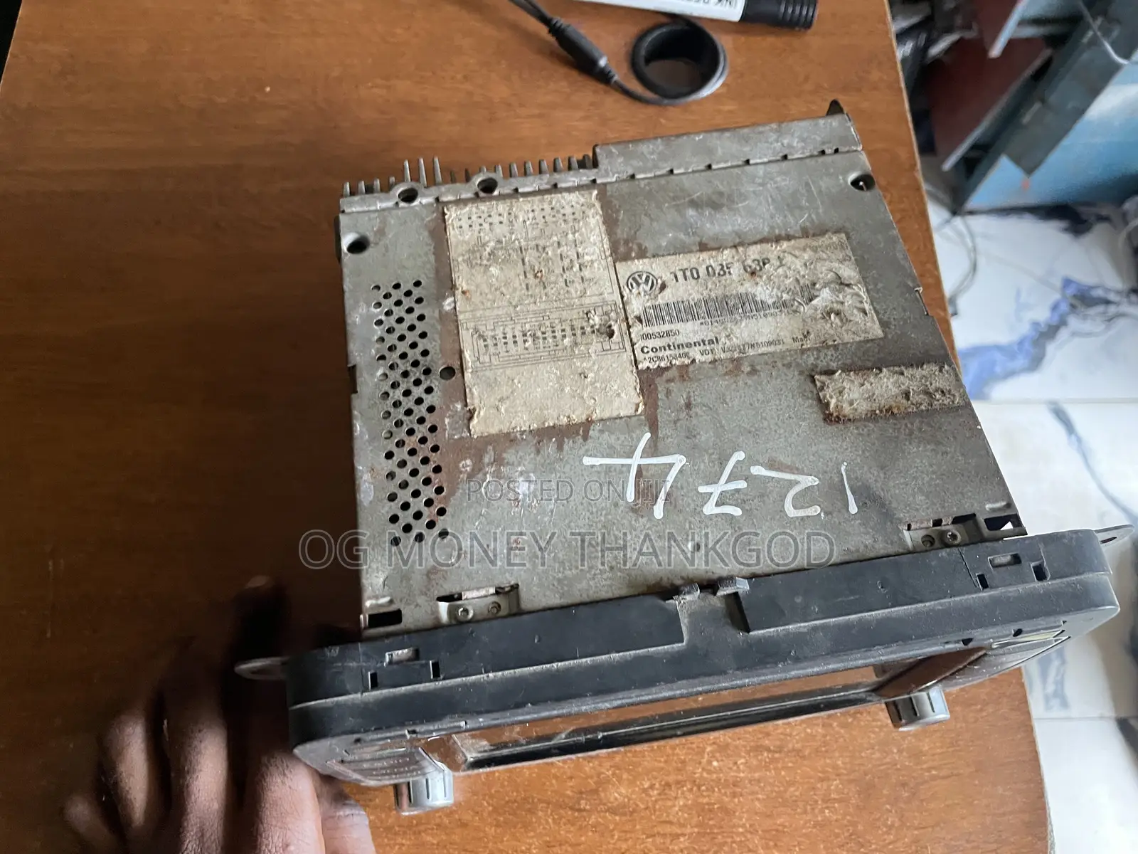 VOLKSWAGEN Passat Navigation Screen