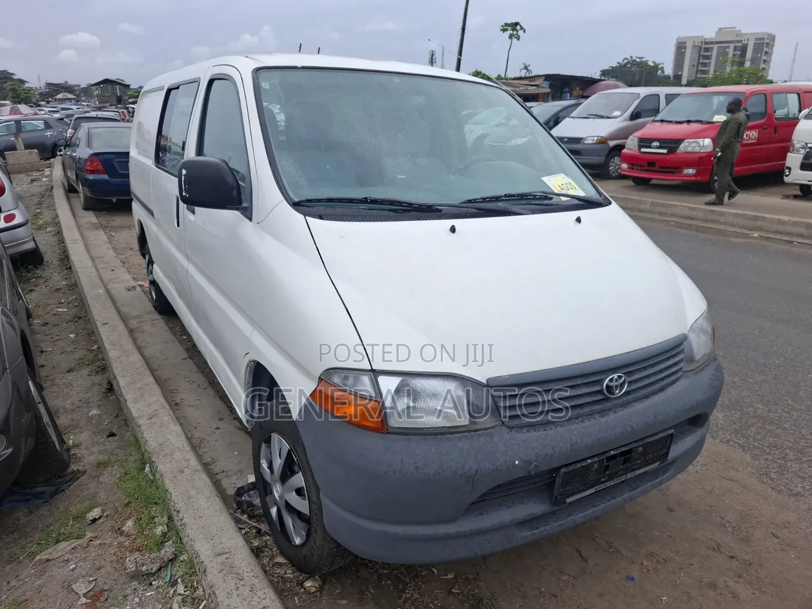 Toyota HiAce 2010 White