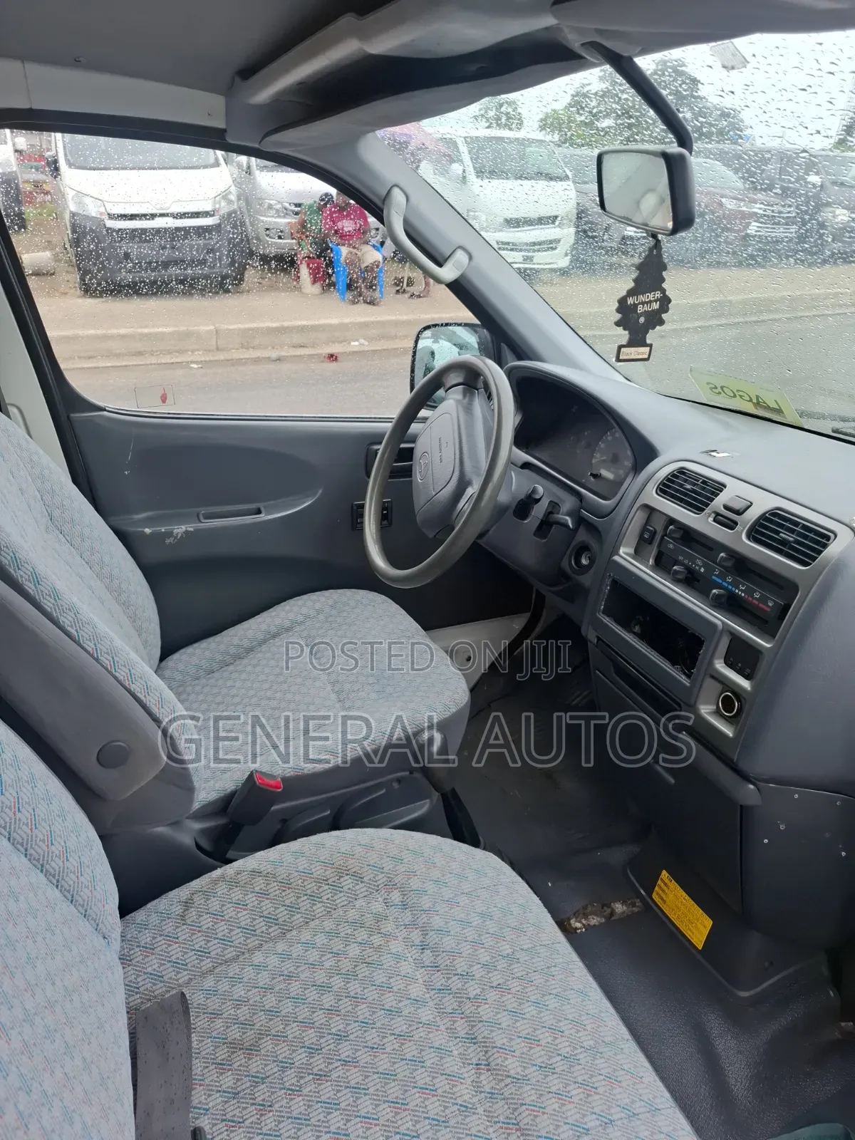 Toyota HiAce 2010 White