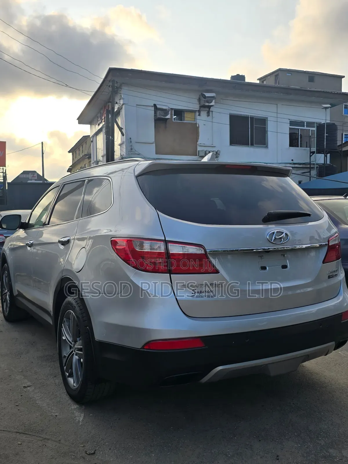 Hyundai Santa Fe Limited w/Saddle Interior 4dr SUV AWD (3.3L 6cyl 6A)
