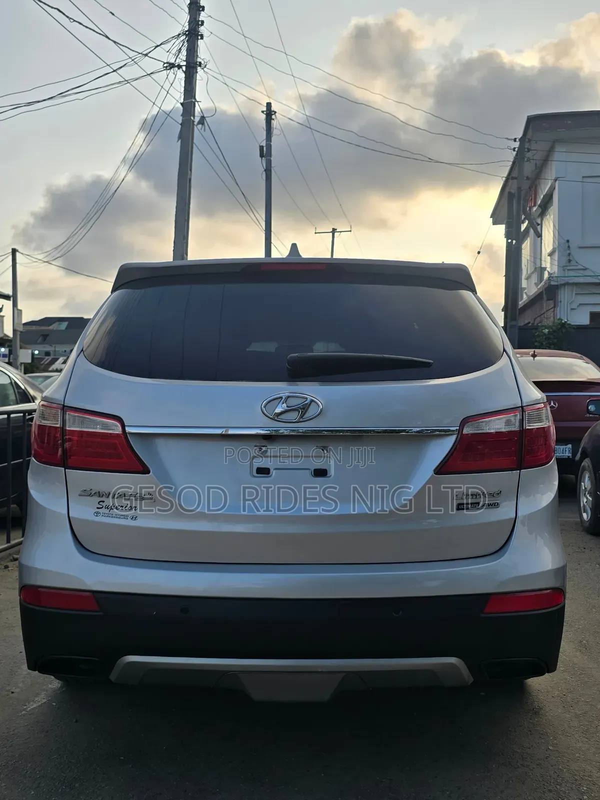 Hyundai Santa Fe Limited w/Saddle Interior 4dr SUV AWD (3.3L 6cyl 6A)