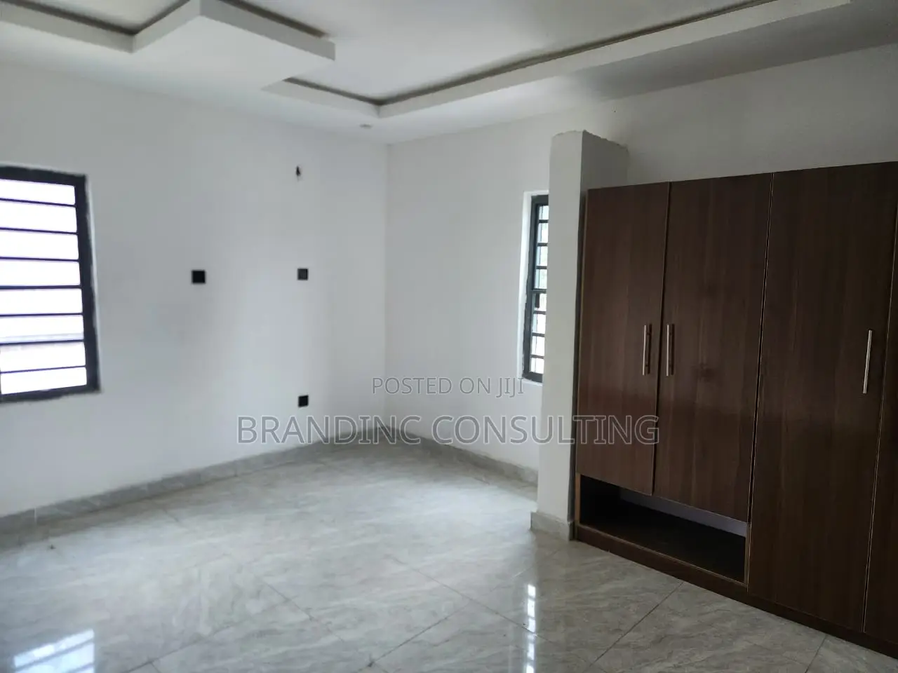 4bdrm Duplex in Agodi for sale