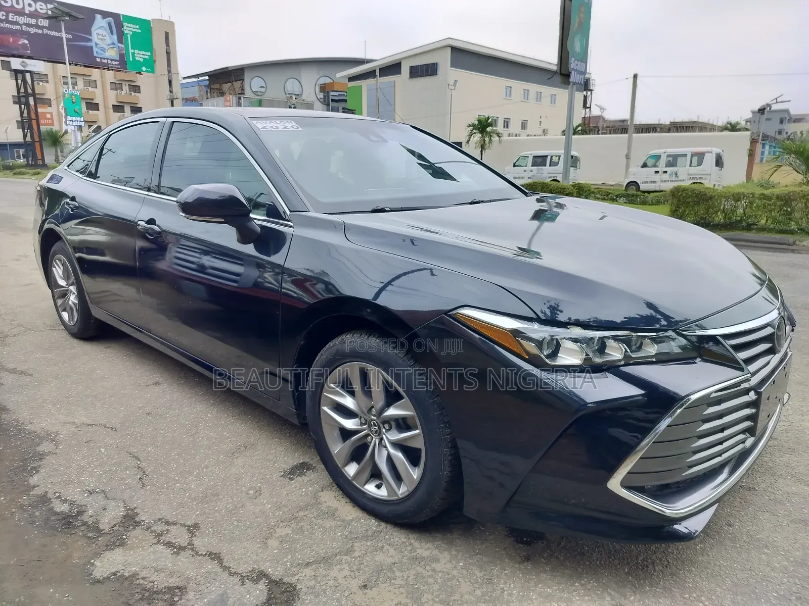 Toyota Avalon XLE 2020 Black
