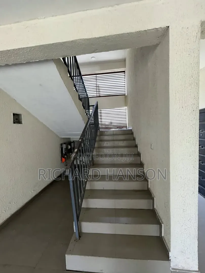 2bdrm Apartment in Adesanya for rent