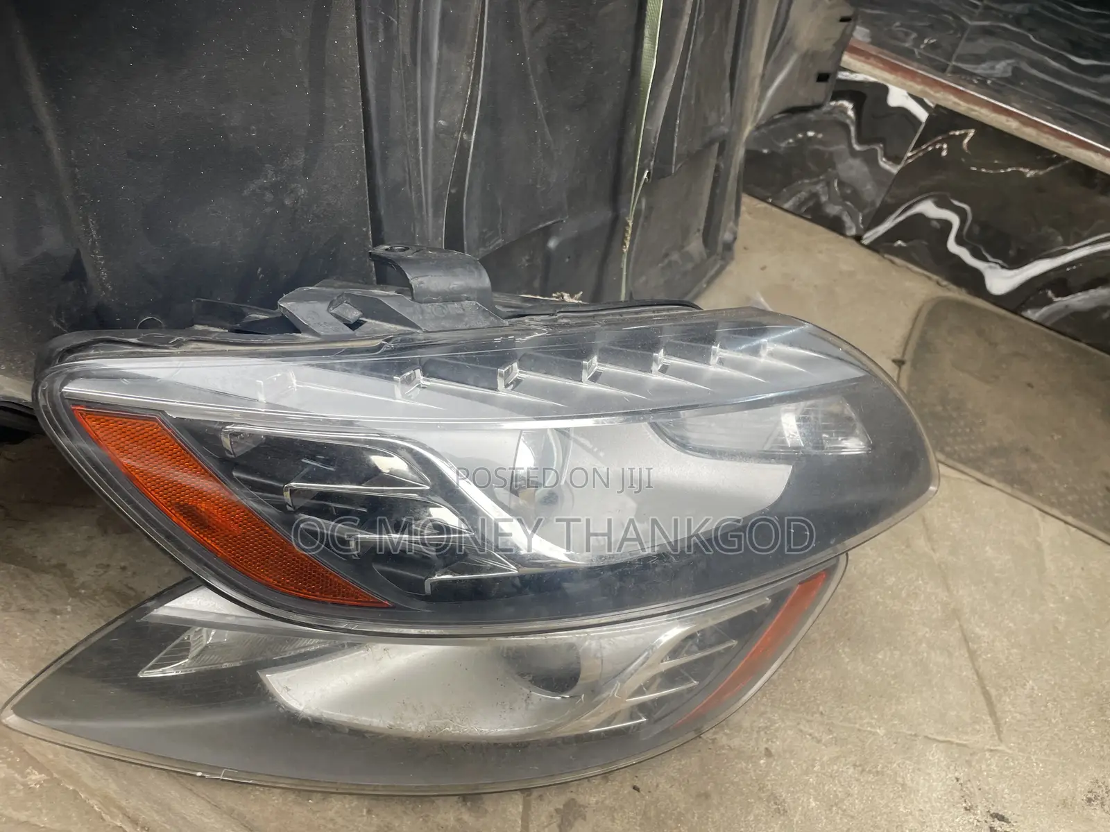 Audi Q7 Front Headlights - Pair