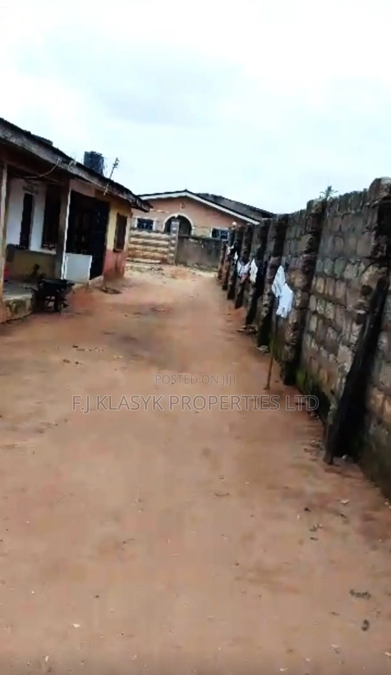 5bdrm Bungalow in Benin City for sale