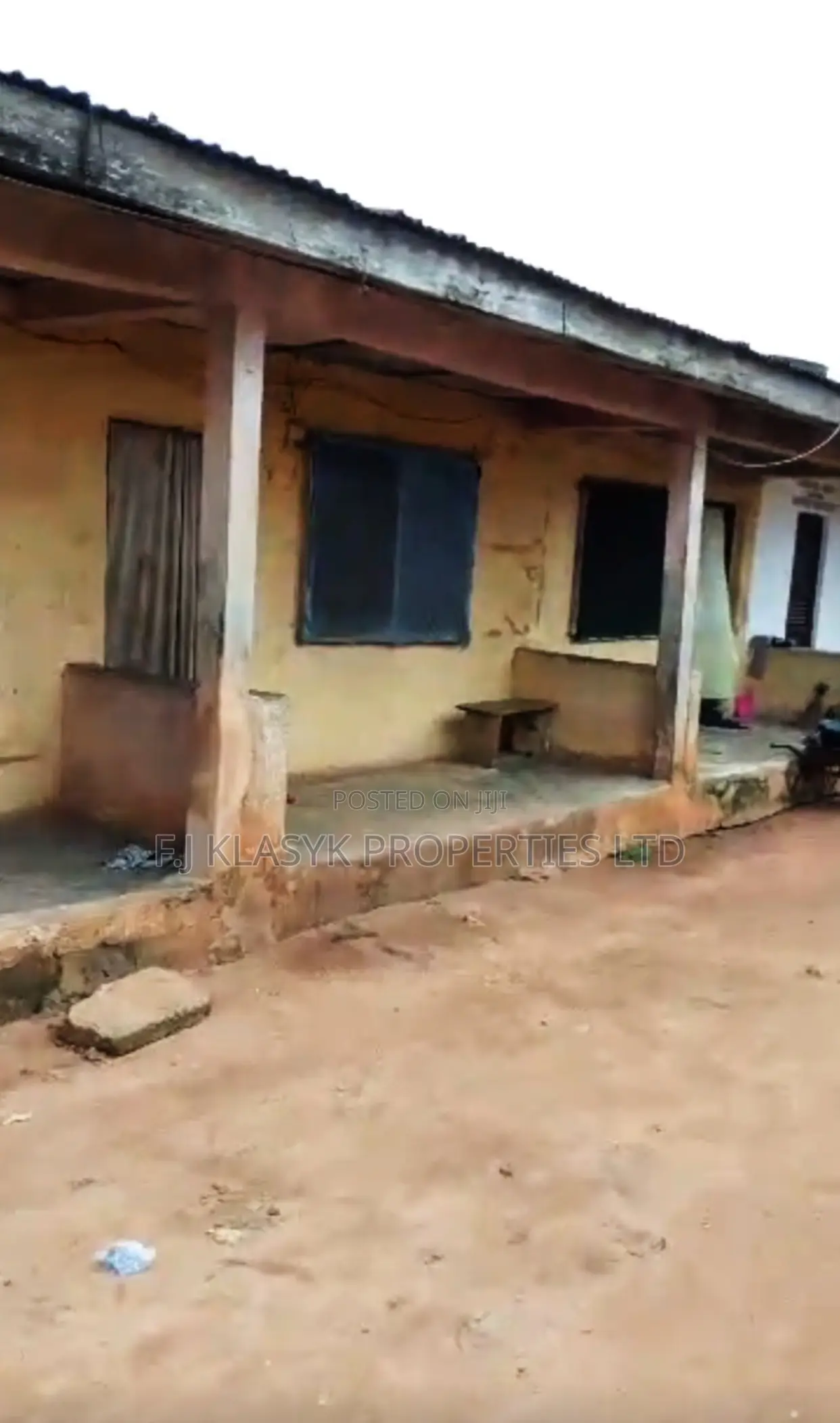 5bdrm Bungalow in Benin City for sale