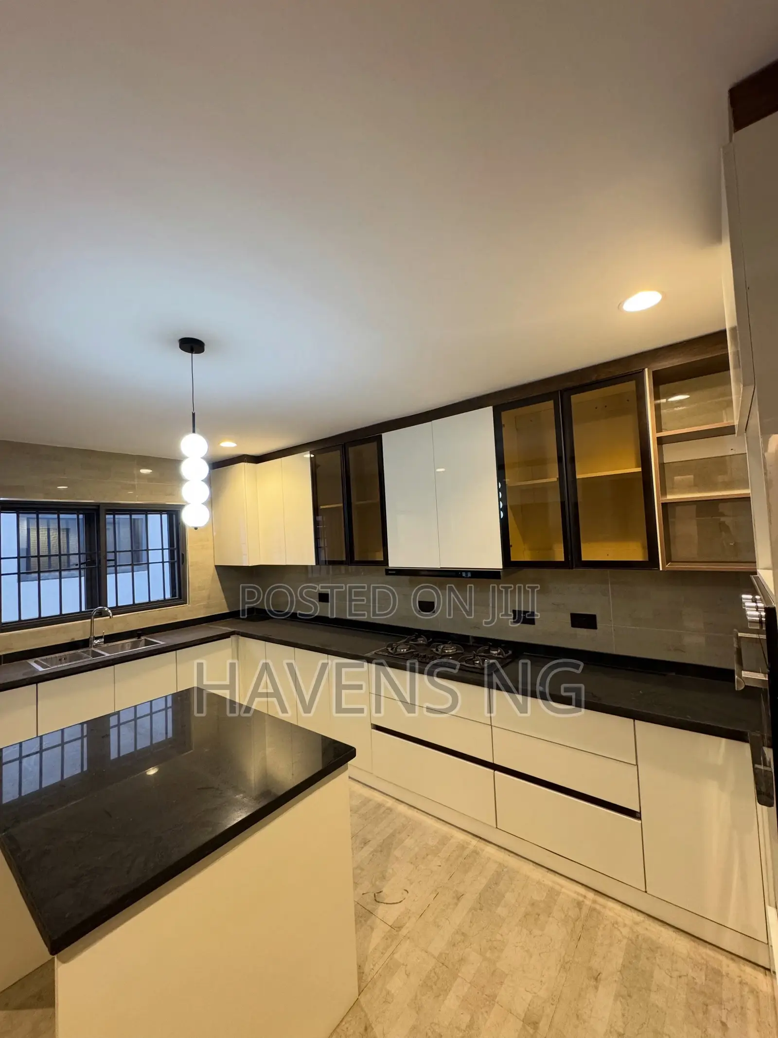 5bdrm Duplex in Kaura for sale