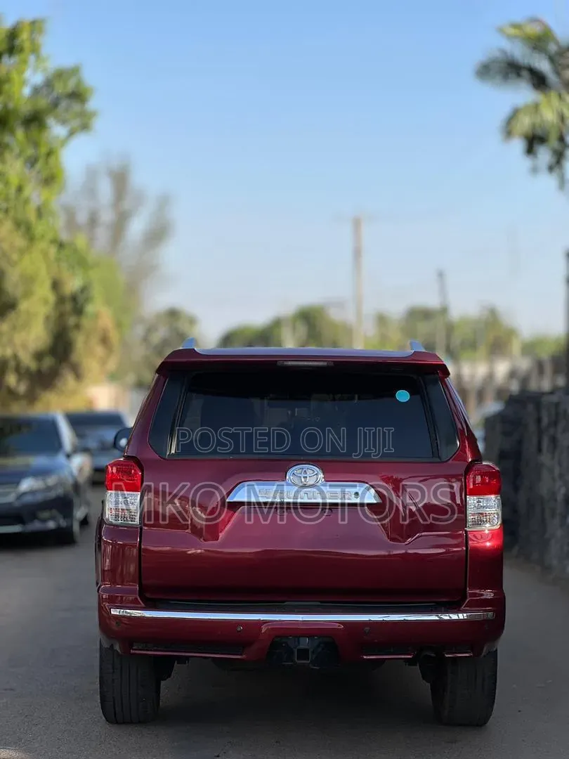 Toyota 4-Runner Limited 4X4 2013 Red