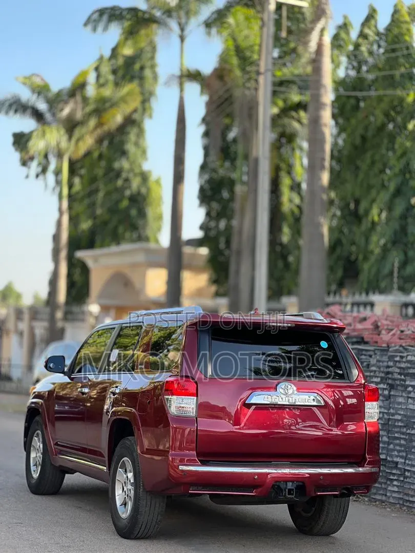 Toyota 4-Runner Limited 4X4 2013 Red
