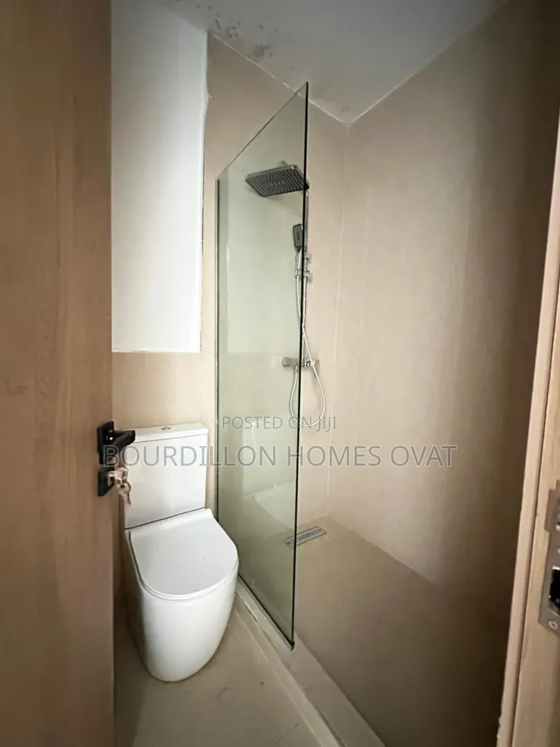 2bdrm Apartment in Lekki Phase 1 for sale