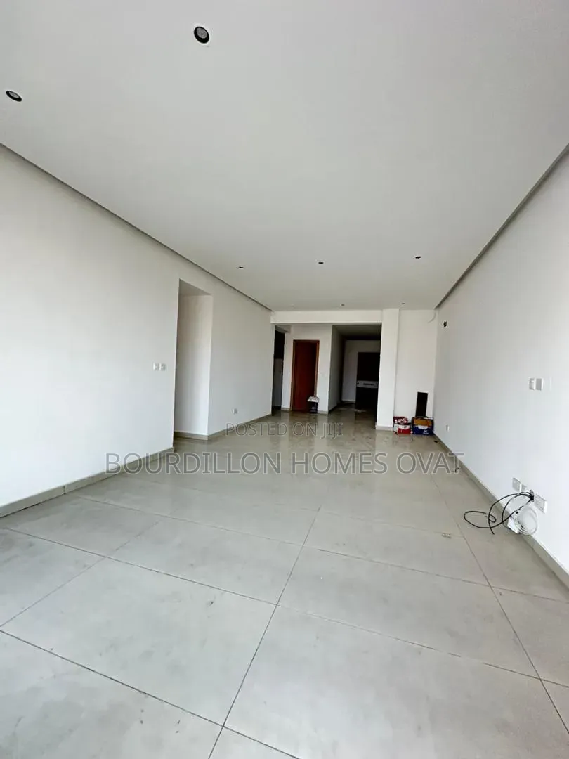2bdrm Apartment in Lekki Phase 1 for sale