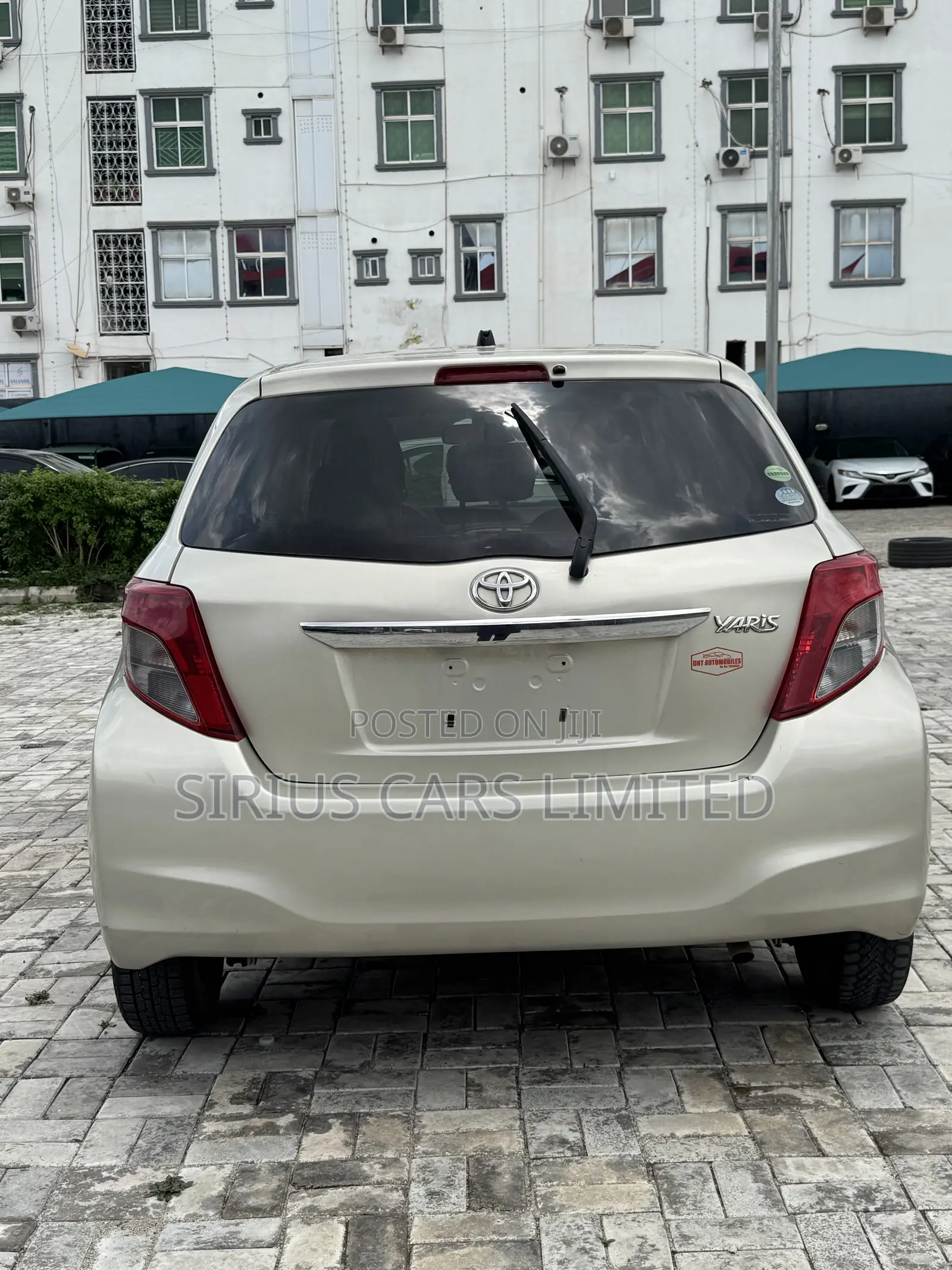 Toyota Yaris SE Hatchback 5dr 2016 Beige