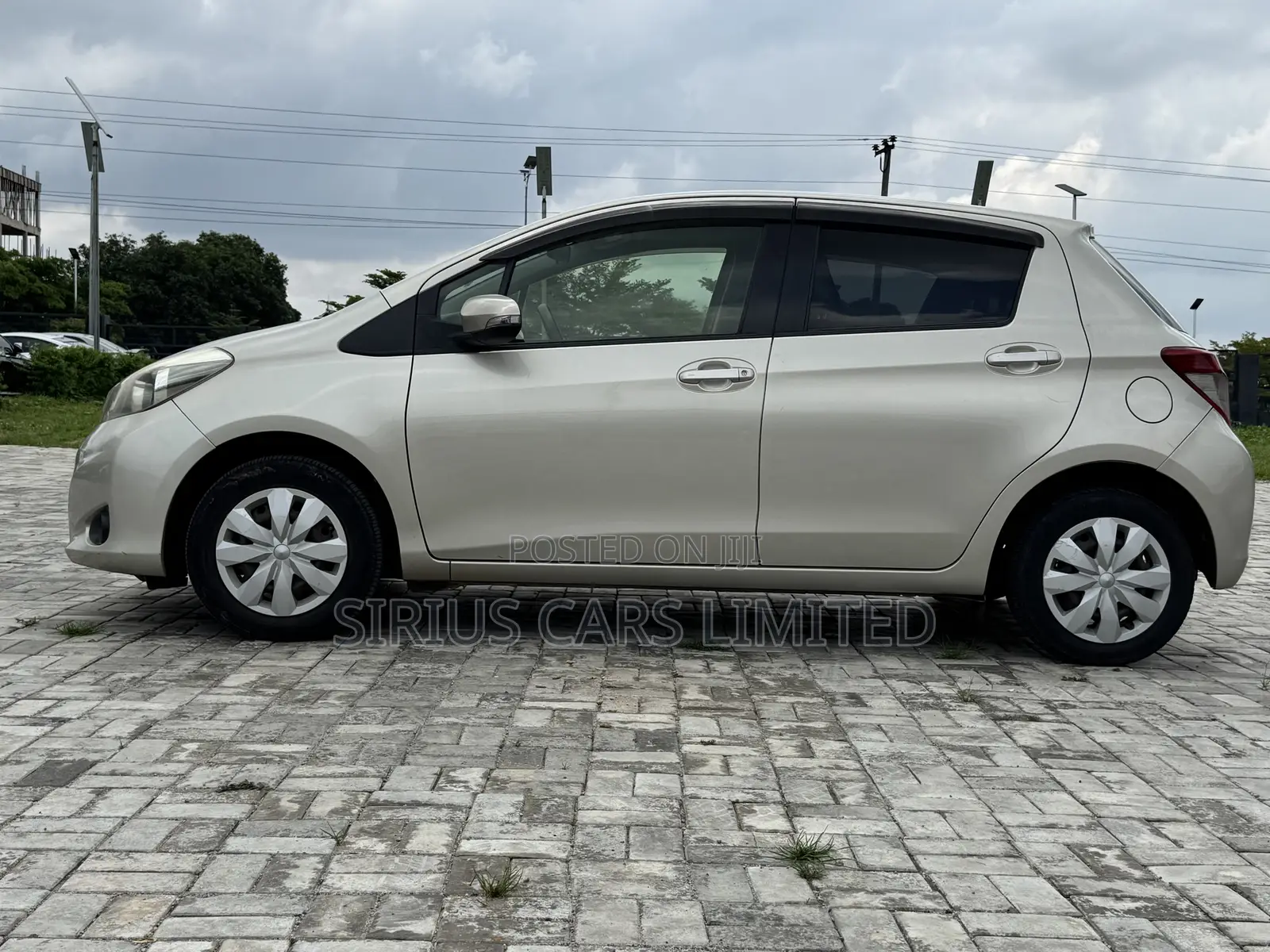 Toyota Yaris SE Hatchback 5dr 2016 Beige