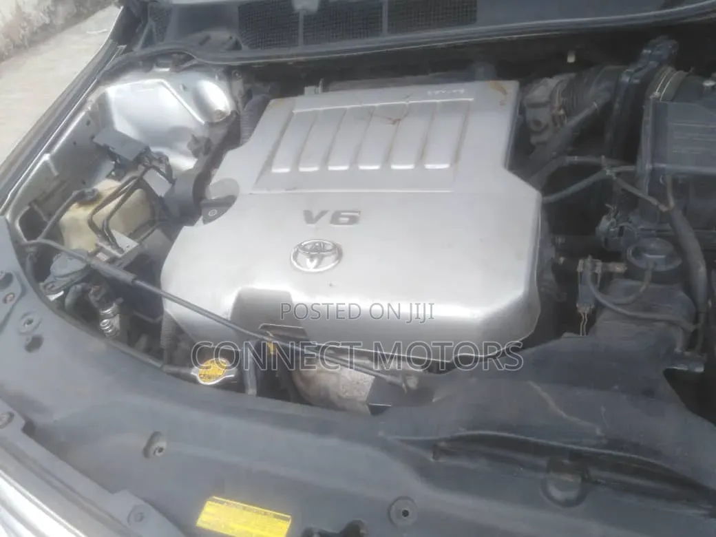 Toyota Venza 2011 Silver