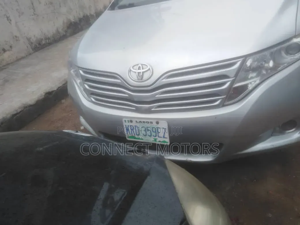 Toyota Venza 2011 Silver