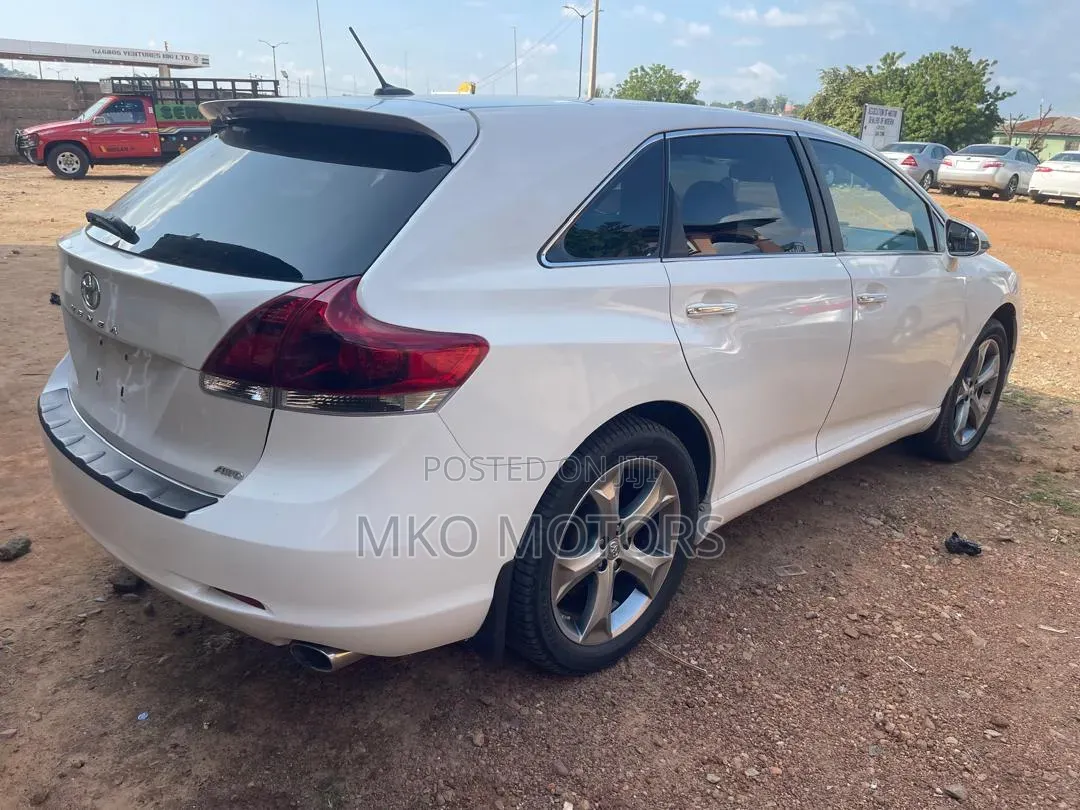 Toyota Venza Limited AWD V6 2013 White