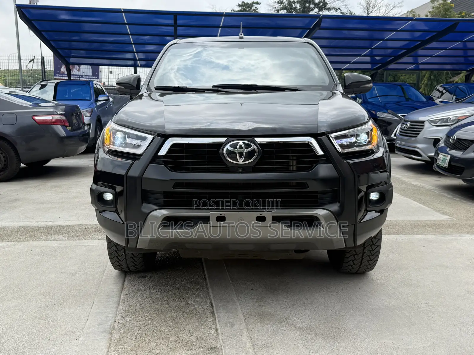 Toyota Hilux 2024 Black