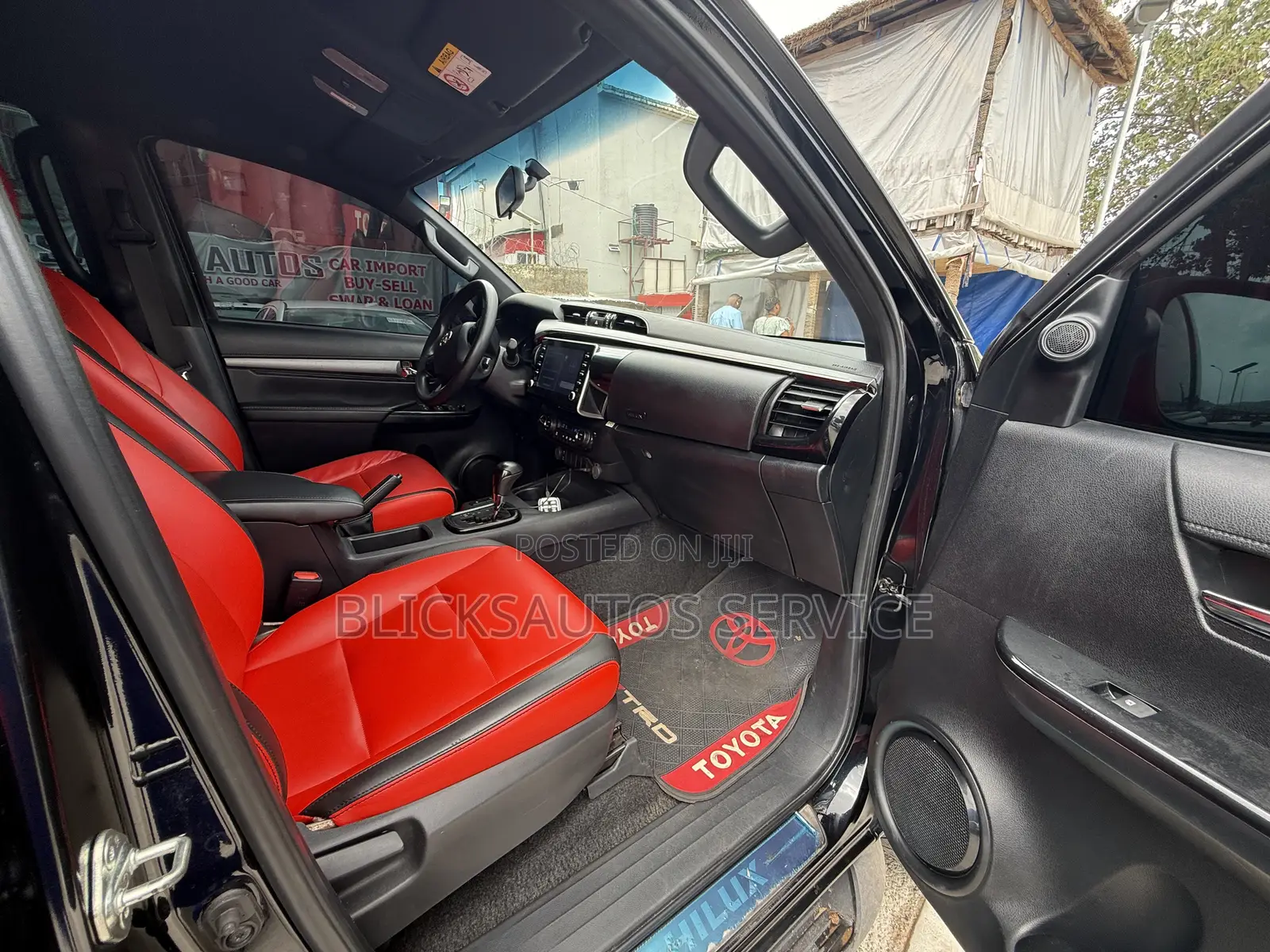 Toyota Hilux 2024 Black