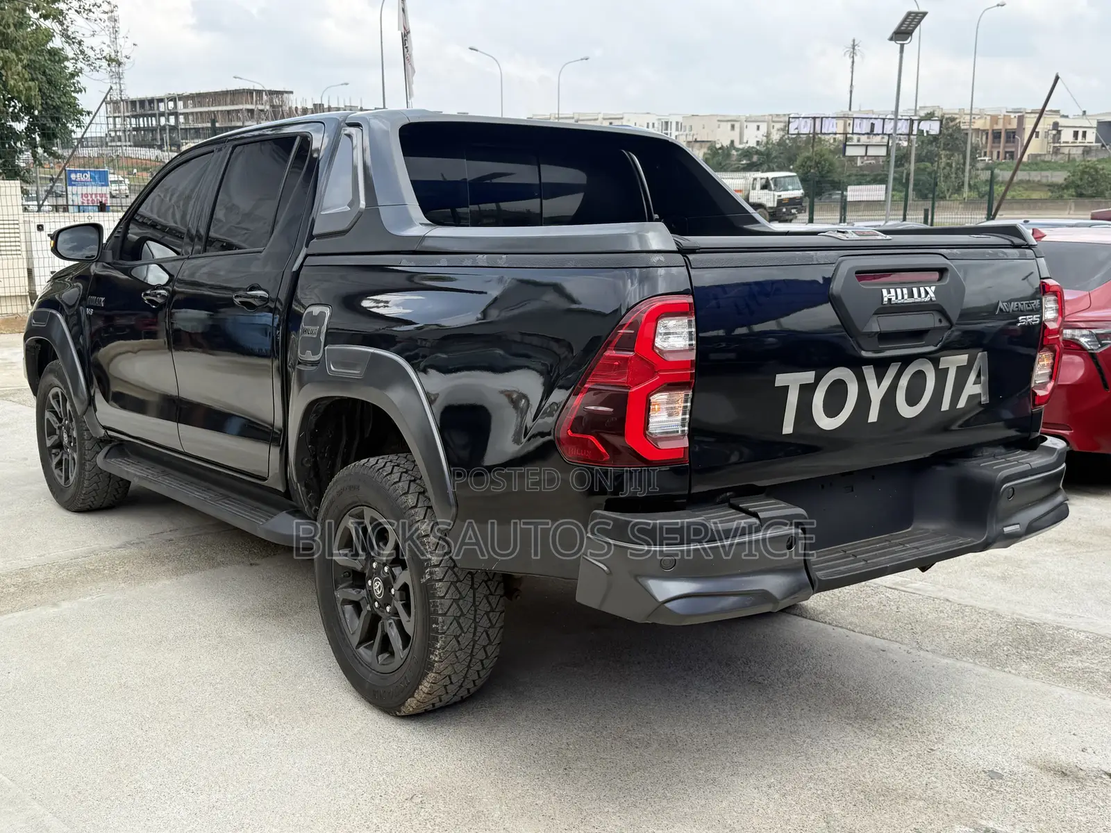 Toyota Hilux 2024 Black