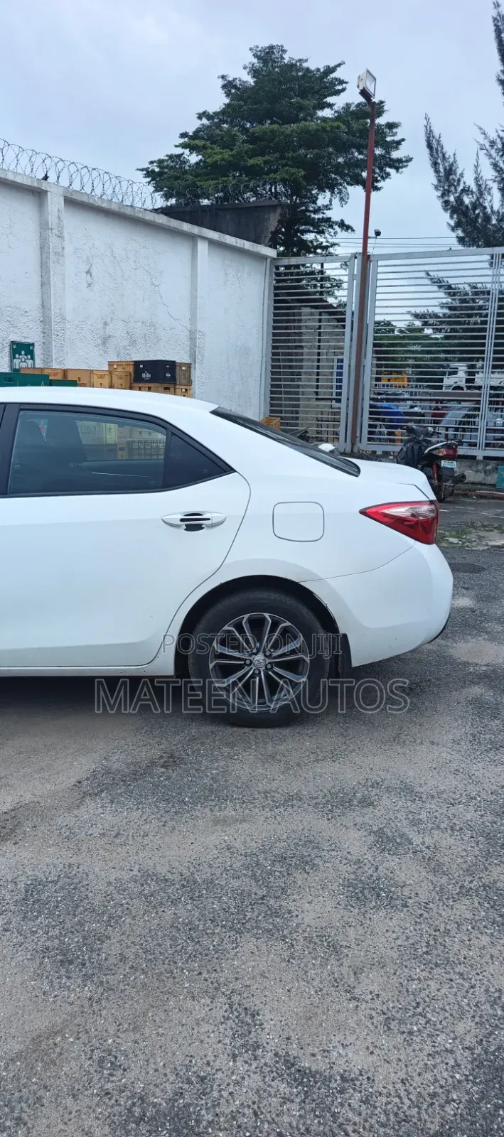 Toyota Corolla 2017 White