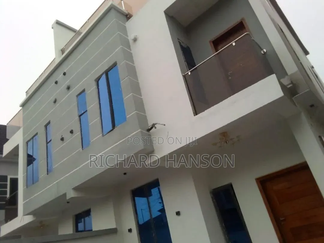 4bdrm Duplex in Sunview, Sangotedo for sale