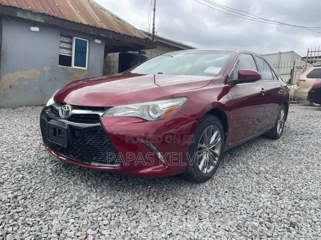 Toyota Camry SE 4dr Sedan (2.5L 4cyl 6A) 2017 Red