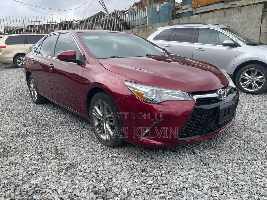 Toyota Camry SE 4dr Sedan (2.5L 4cyl 6A) 2017 Red