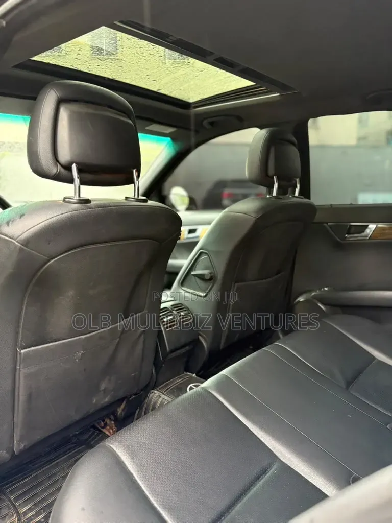 Mercedes-Benz C300 2009 Black