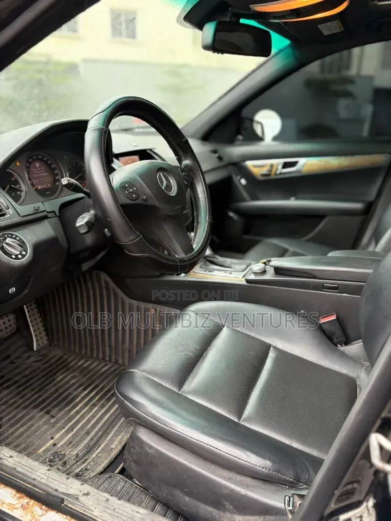 Mercedes-Benz C300 2009 Black
