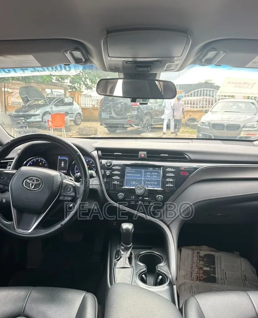 Toyota Camry SE FWD 2020 Black