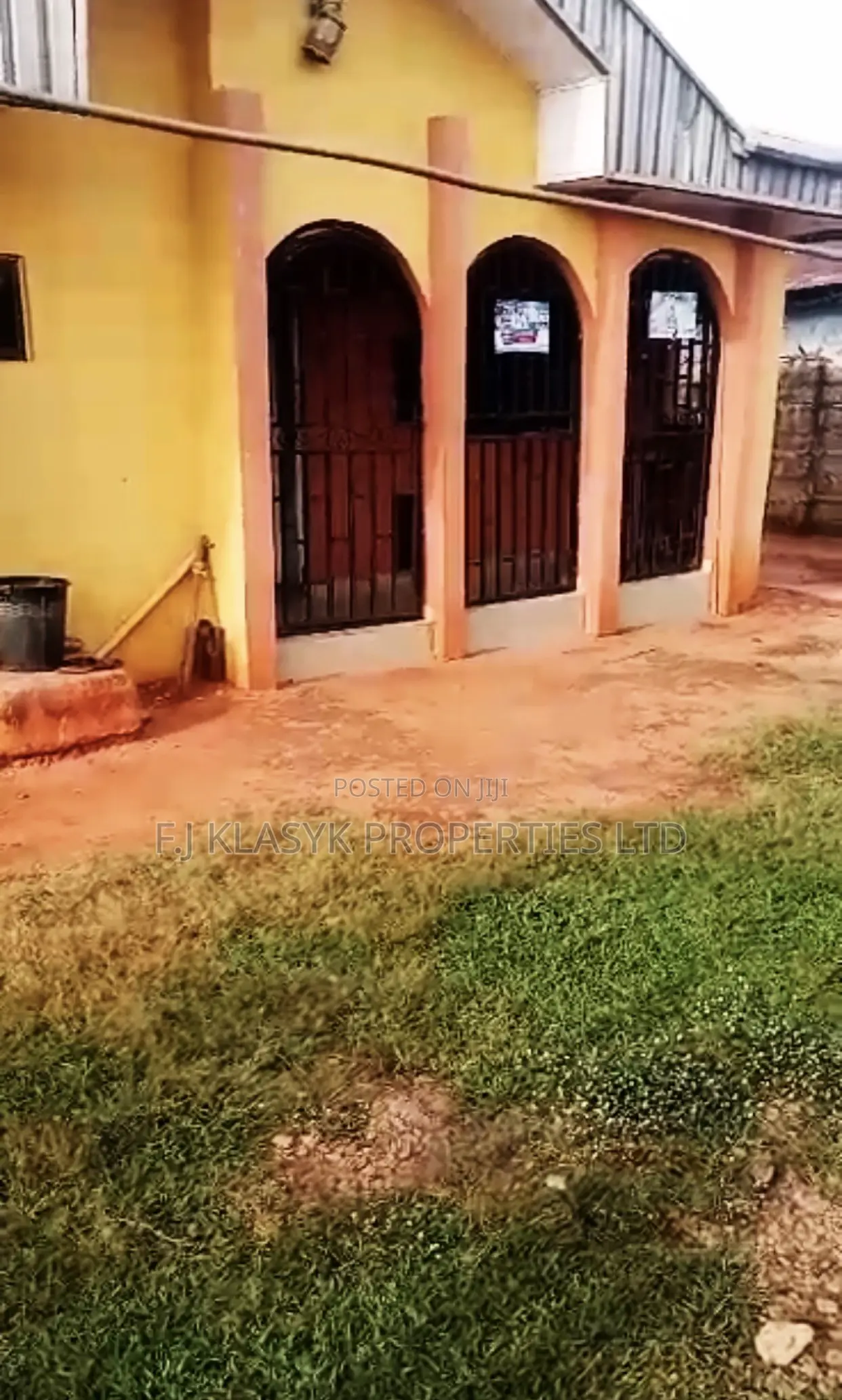 6bdrm Block of Flats in Benin City for sale