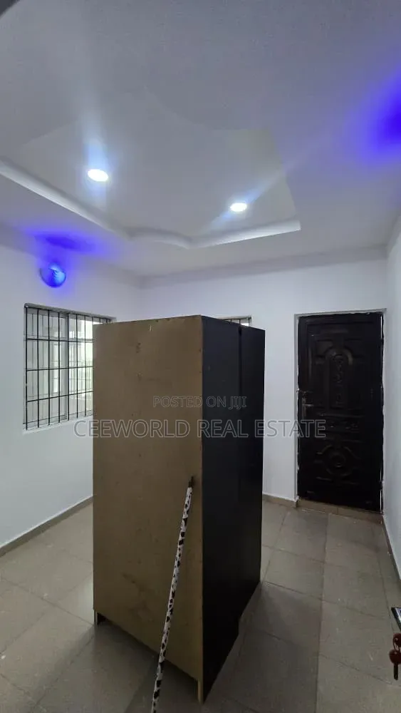2bdrm Apartment in Elewuro Akobo for rent