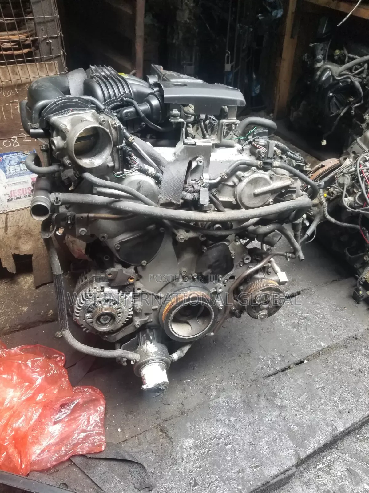 Nissan Pathfinder 2004/5 Engine
