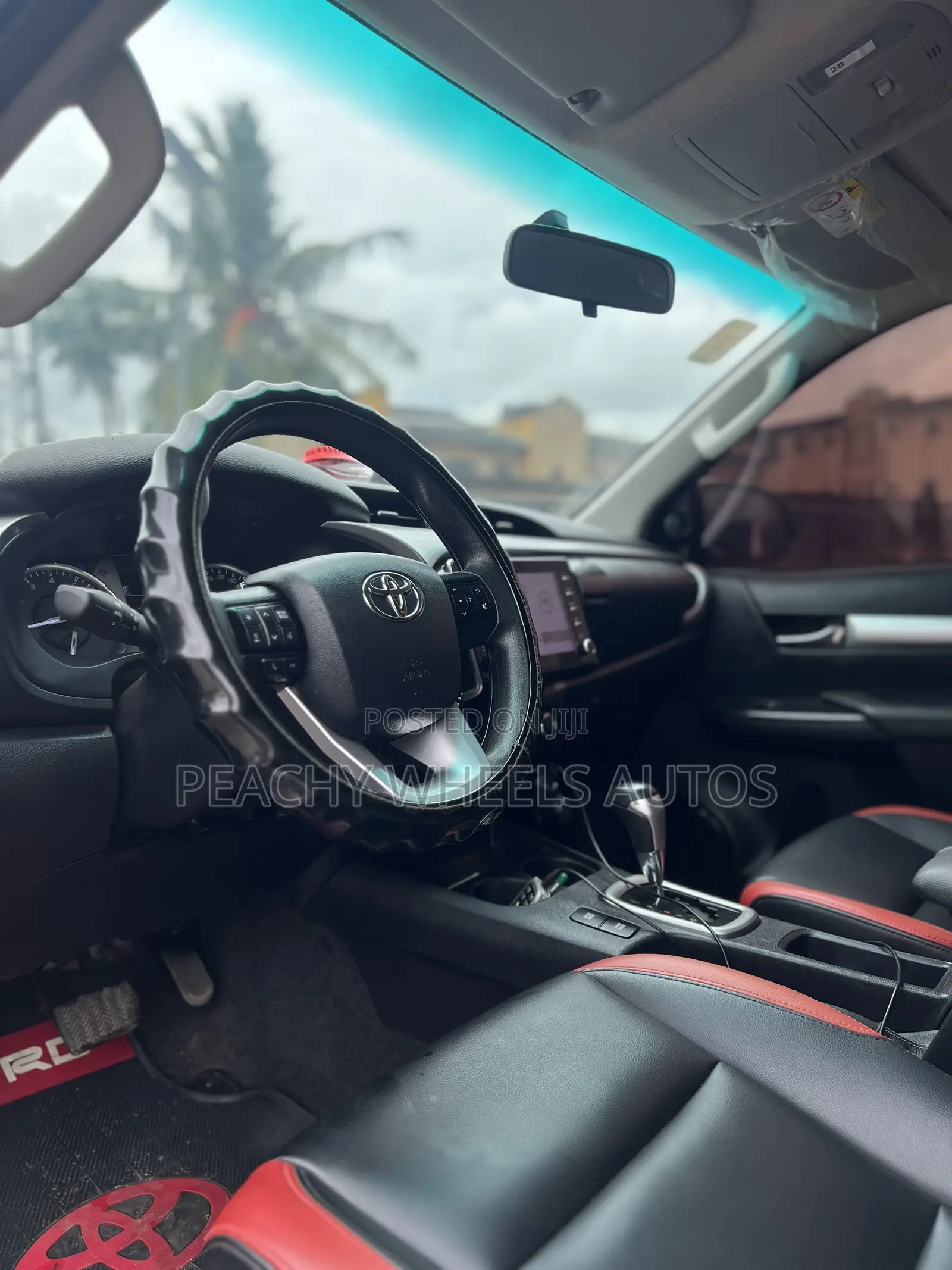 Toyota Hilux 2021 White