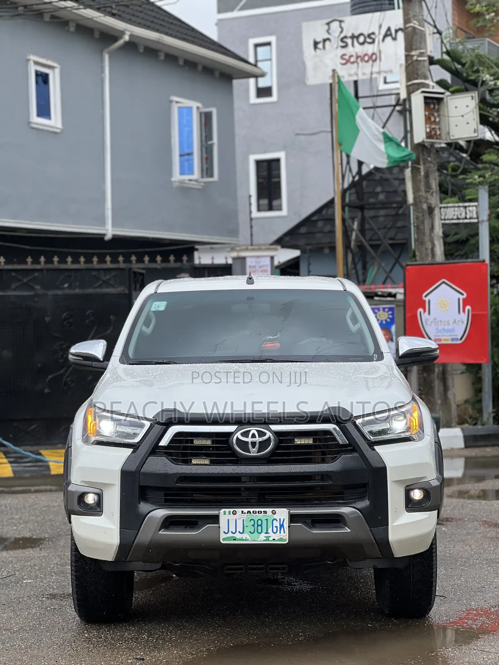 Toyota Hilux 2021 White