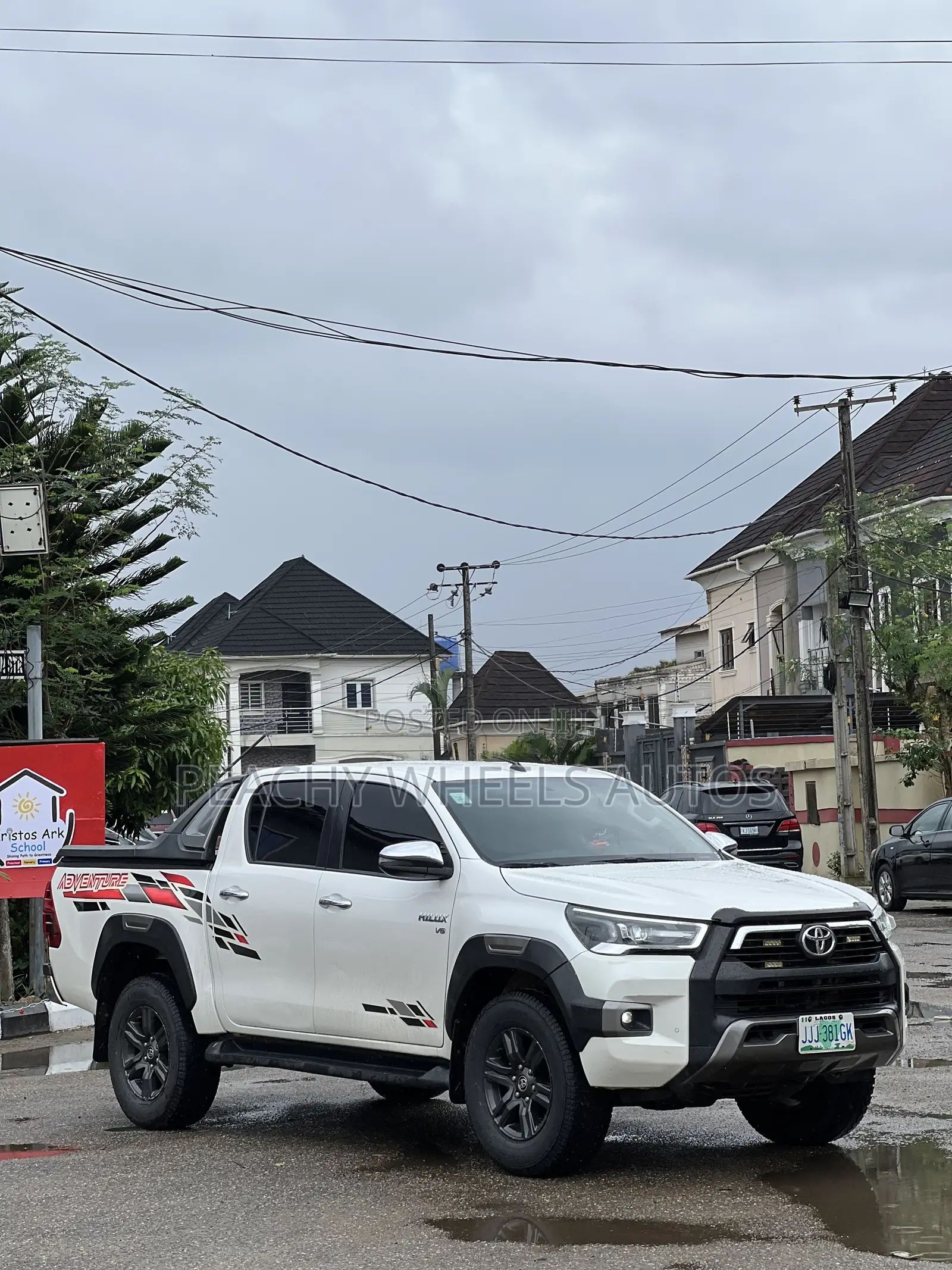 Toyota Hilux 2021 White