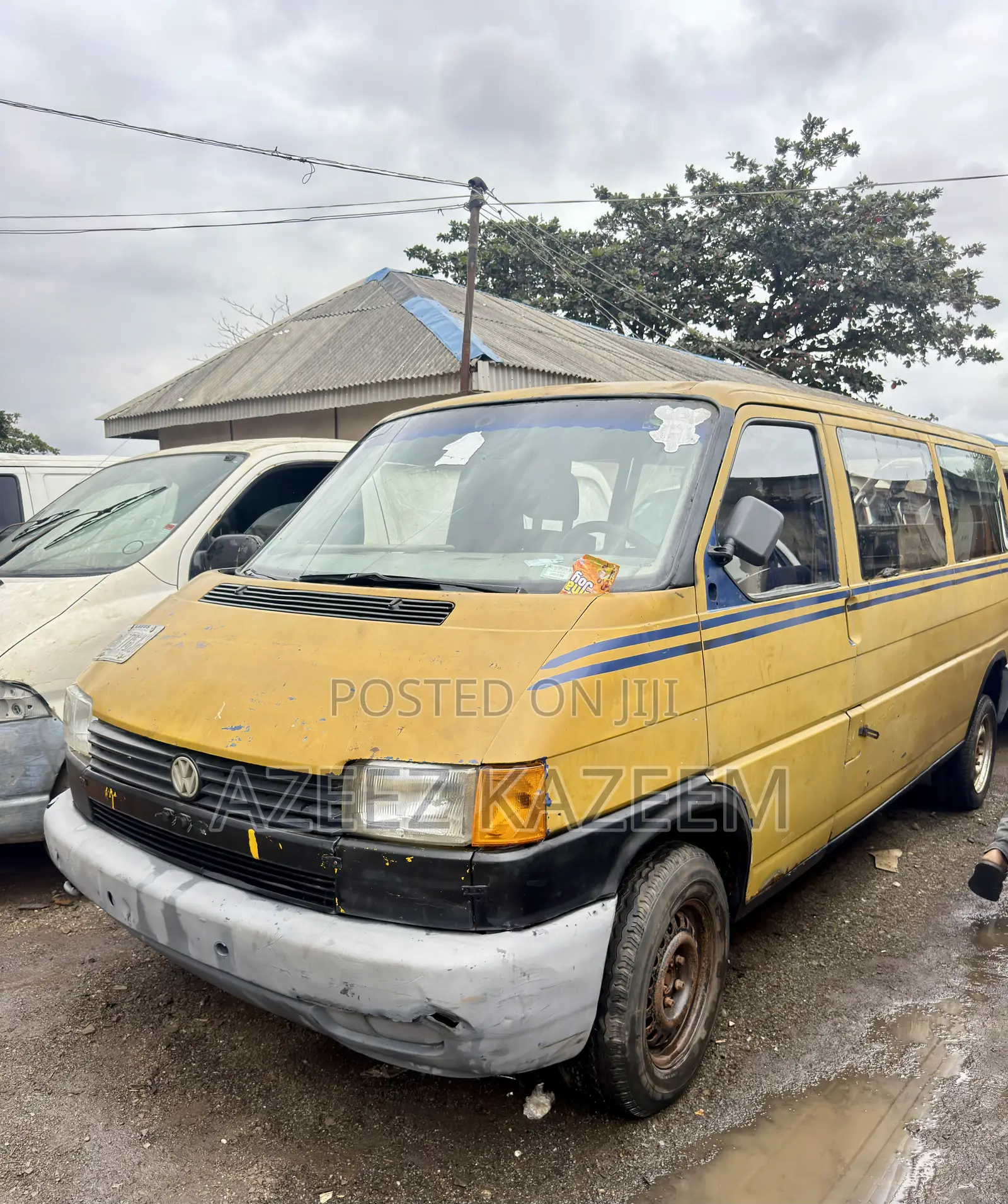 Volkswagen Transporter 2002 Yellow