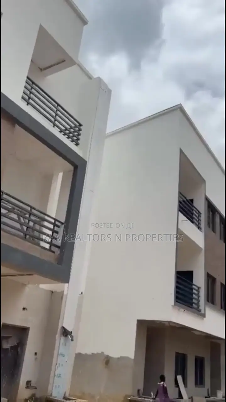3bdrm Block of Flats in Jabi for sale