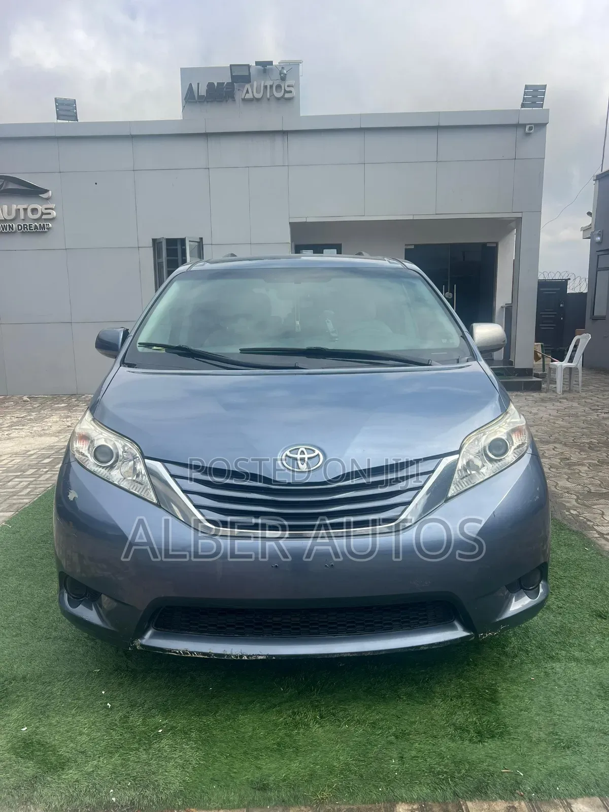 Toyota Sienna LE 7 Passenger Mobility (3.5L 6cyl 6A) 2016 Blue