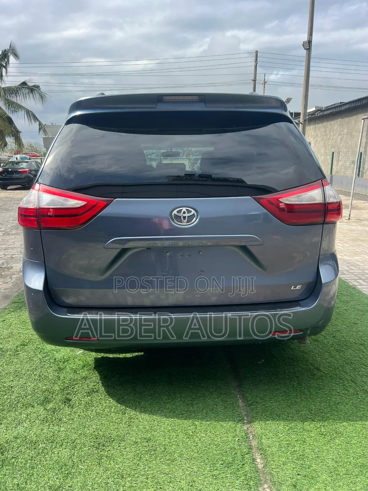 Toyota Sienna LE 7 Passenger Mobility (3.5L 6cyl 6A) 2016 Blue
